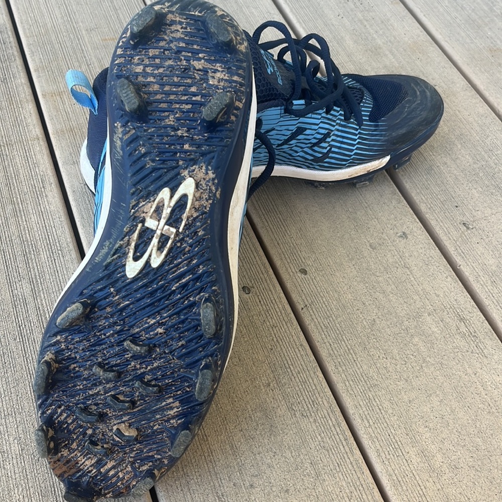 Men’s baseball cleats 9.5 - Picture 3 of 5